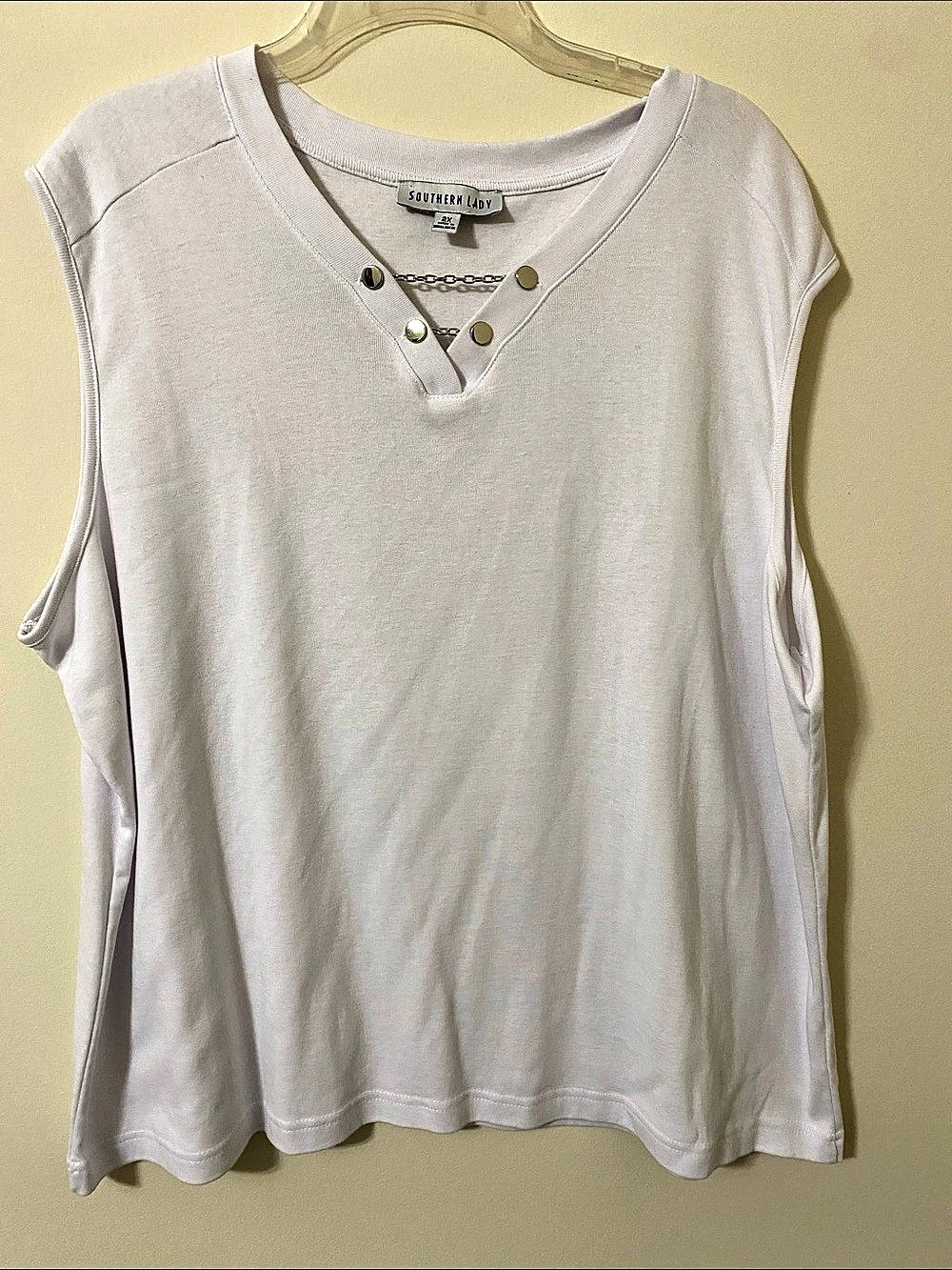 Southern Lady Snap Neck Tank Top in White Size 2X